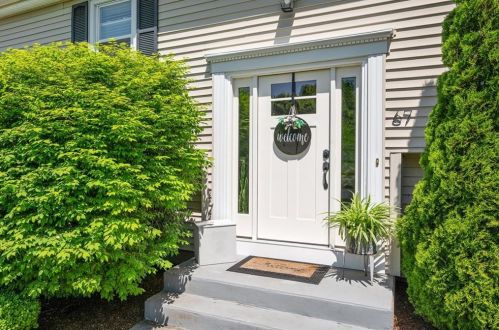 67 Lillibridge Dr, Warwick, RI 02818-3014