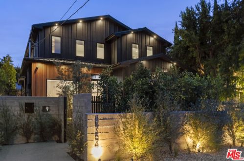 15754 Morrison St, Van Nuys CA  91436-1544 exterior