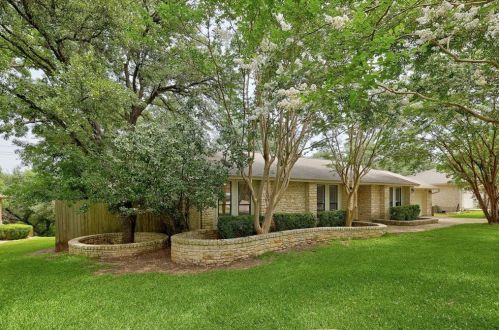 10805 Catthorn Cv, Austin TX  78759-4674 exterior