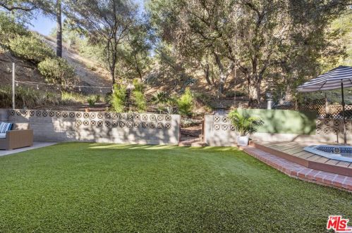 2575 Gardner Pl, Glendale CA  91206-3018 exterior