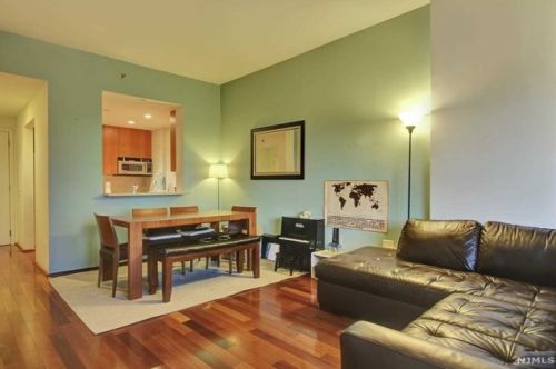 1302 City Pl, Edgewater NJ  07020-3143 exterior