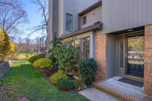 46 Keats Way, Morristown, NJ 07960-5817