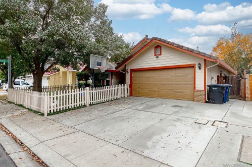 521 Waddell Way, Modesto, CA 95357-1477