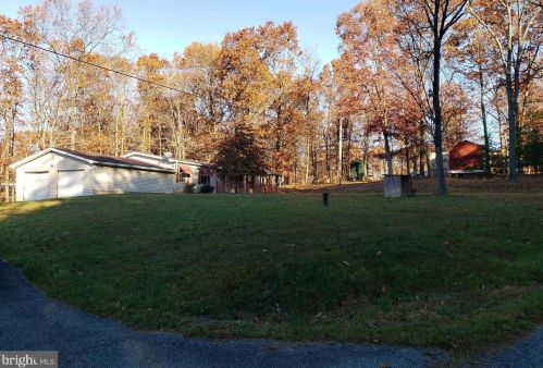 3080 Mauzy Rd, Berkeley Springs, WV 25411-4023
