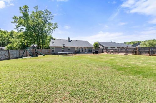 414 Lake Vista Dr, Jefferson GA  30549-4619 exterior