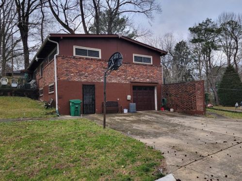1057 Happy Valley Trl, Atlanta GA  exterior
