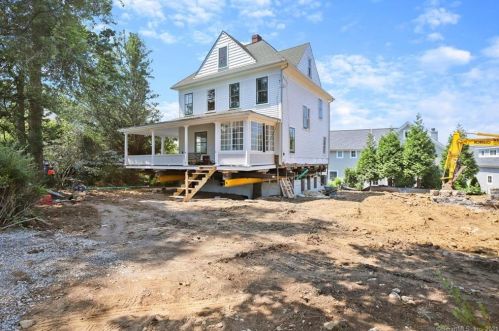 31 Yarmouth Rd, Norwalk, CT 06853-1856