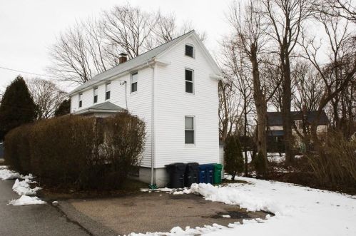 149 Oakside St, Warwick, RI 02889-5617