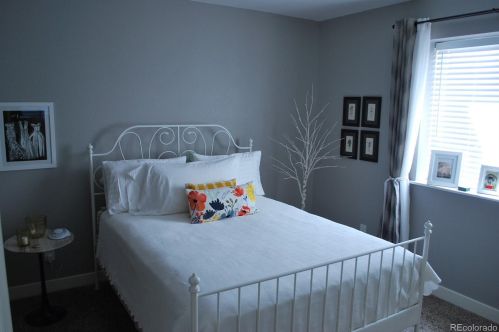 6674 Kellerman Way, Aurora CO 80016-6199 exterior