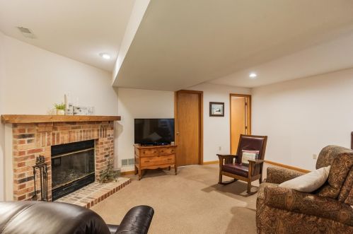 9146 Fidelis Dr, Cincinnati OH 45242-7431 exterior