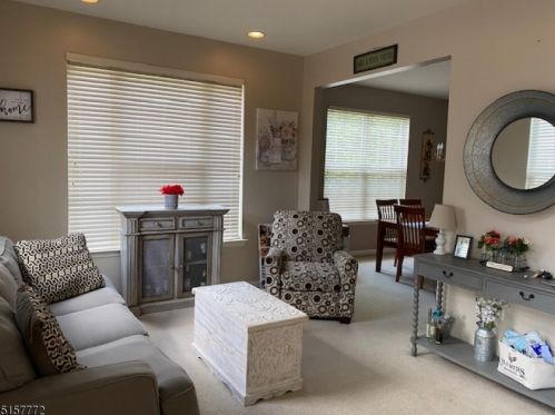 33 Winding Hill Dr, Hackettstown NJ  07840-5675 exterior