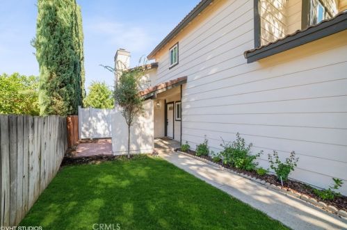 11137 Thames Ct, Riverside, CA 92503-5804