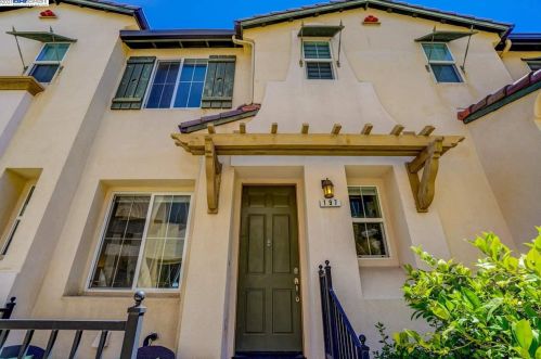 197 Parc Place Dr, Milpitas, CA 95035-3850