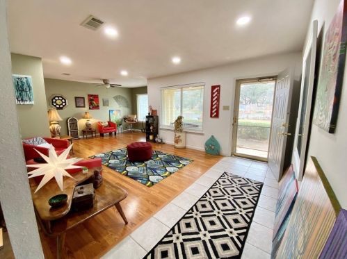 4104 Adelphi Ln, Austin TX  78727-5313 exterior