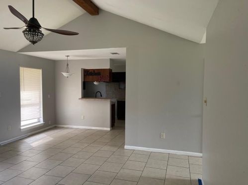 413 Chenango St, Angleton TX  77515-4635 exterior