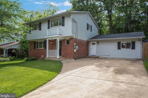 6812 Landor Ln, Springfield VA  22152-3333 exterior