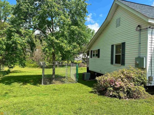 26 Chestnut St, Commerce, GA 30529-1750