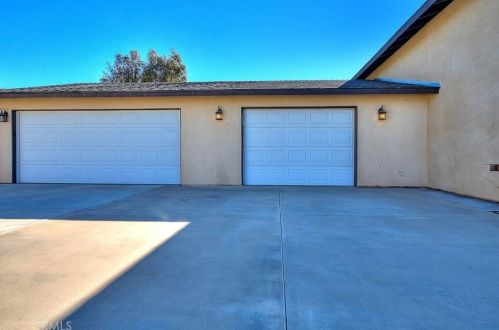 8582 Running Gait Ln, Riverside CA  92509-5106 exterior