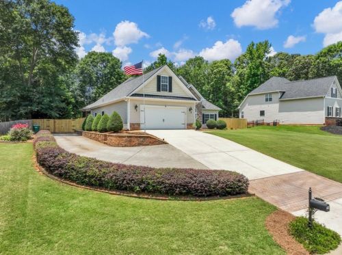214 Palmer Ct, Jefferson GA  exterior