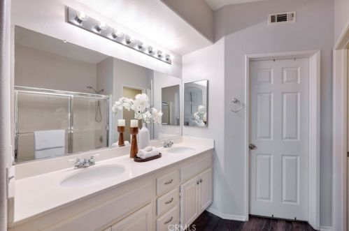 1804 Crescent Oak, Irvine CA  92618-4027 exterior