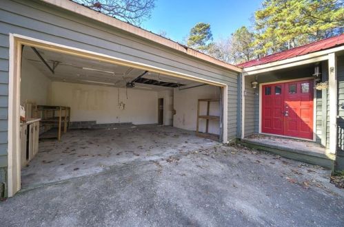 226 Oak Hill Ct, Lithia Springs, GA 30122-1234