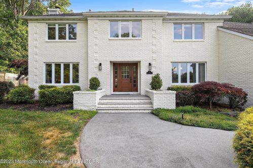 23 Windhill Way, Holmdel Village, NJ 07733-1134