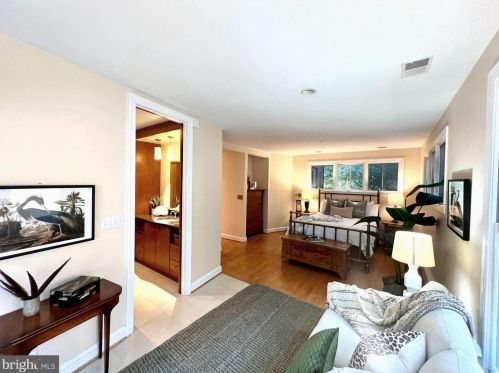 1118 Dl Dr, Silver Spring MD 20910-1601 exterior