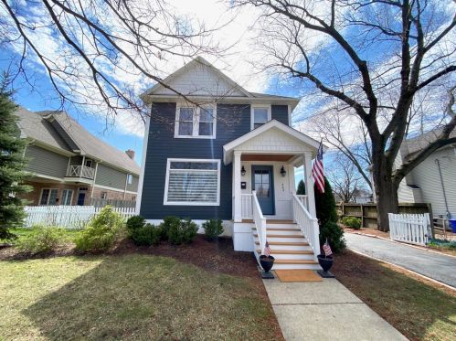 463 Duane St, Glendale Heights, IL 60137-4530