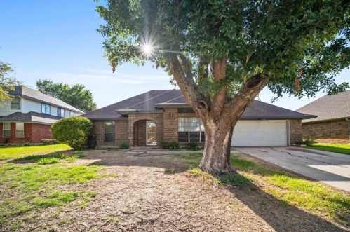 5637 Guadalajara Dr, Fort Worth TX  76180-6555 exterior