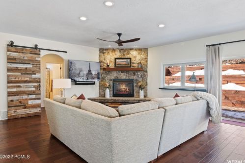 7994 Springshire Dr, Park City UT 84098-5396 exterior