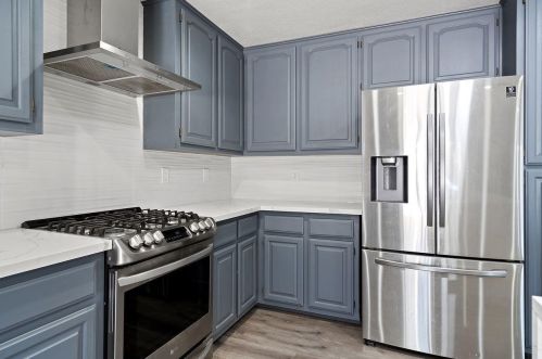 8716 Lodestone Cir, Elk Grove CA  95624-2520 exterior