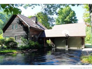 907 St, Andover CT  06232-1715 exterior