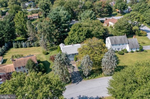 1883 Manchester Ln, Lancaster PA  17601-6210 exterior