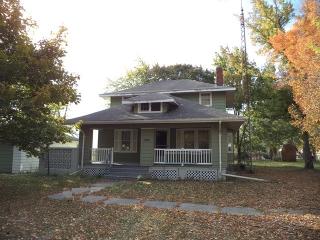 304 Park St, Kempton, IL 60946-4126