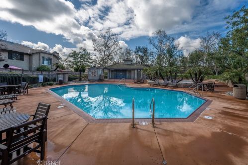 1968 Driftstone Dr, Glendora, CA 91740-5378