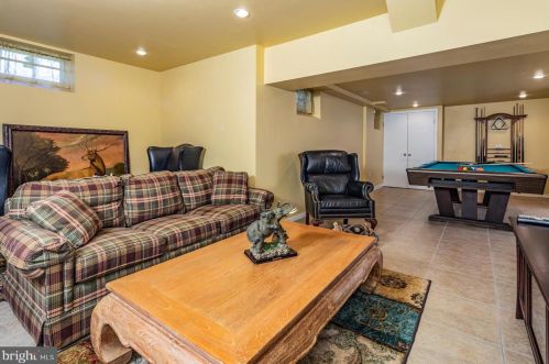 15 Teak Ln, Princeton NJ 08540-4724 exterior