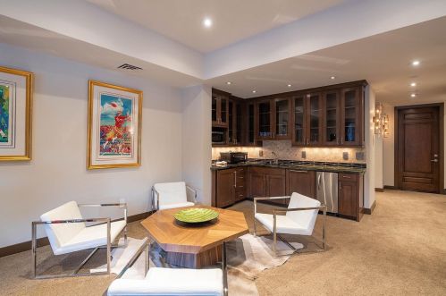 14246 Shr Dr, Truckee CA  96161-3430 exterior