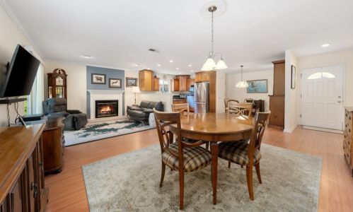 6373 Creekcrest Cir, Citrus Heights, CA 95621-6205