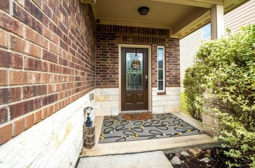 1649 Treeta Trl, Uhland, TX 78640-9606