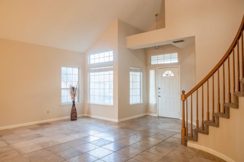 1520 Locust Dr, Tracy, CA 95376-5301