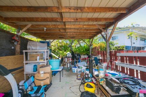 831 Hind Iuka Dr, Honolulu HI  96821-1727 exterior