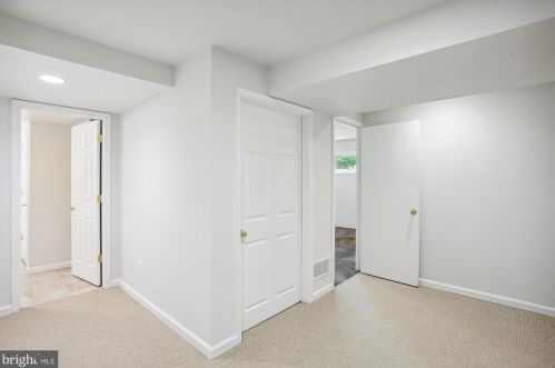 103 Claybrook Dr, Silver Spring MD 20902-3114 exterior