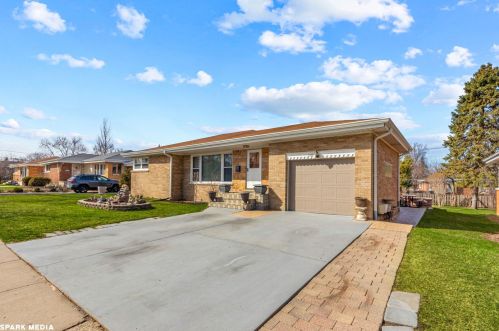 1310 Campbell St, Arlington Hts IL  60005-1611 exterior
