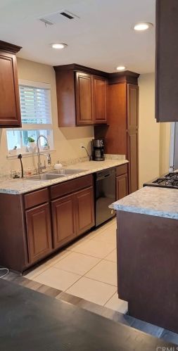 1003 Clark St, Riverside CA  92501-1453 exterior