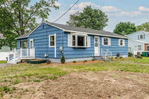 19 Seminole Dr, Nashua, NH 03063-3518