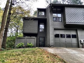 1097 Creatwood Cir, Smyrna, GA 30080-8212