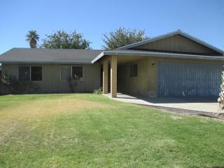 219 Locust St, Ridgecrest, CA 93555-4411