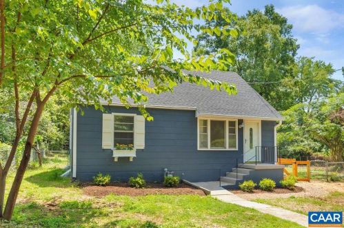 1632 Center Ave, Charlottesville, VA 22903-3702