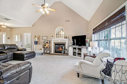 453 Glouchester Dr, Locust Grove, GA 30248-2081