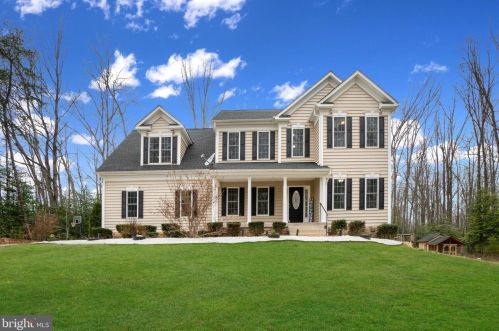 35 Estates Dr, Fredericksburg, VA 22406-4230